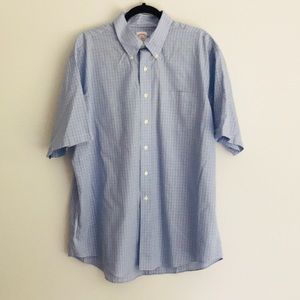 BROOKS BROTHERS SHORT SLEEVE BUTTON DOWN SHIRT